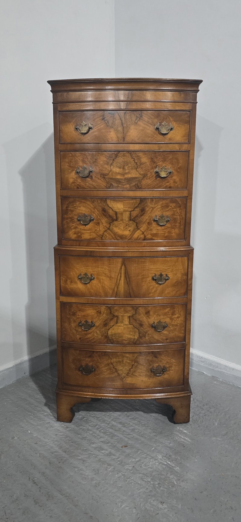 Small Sized Burr Walnut Queen Anne Chest on Chest of Drawers - Image 5