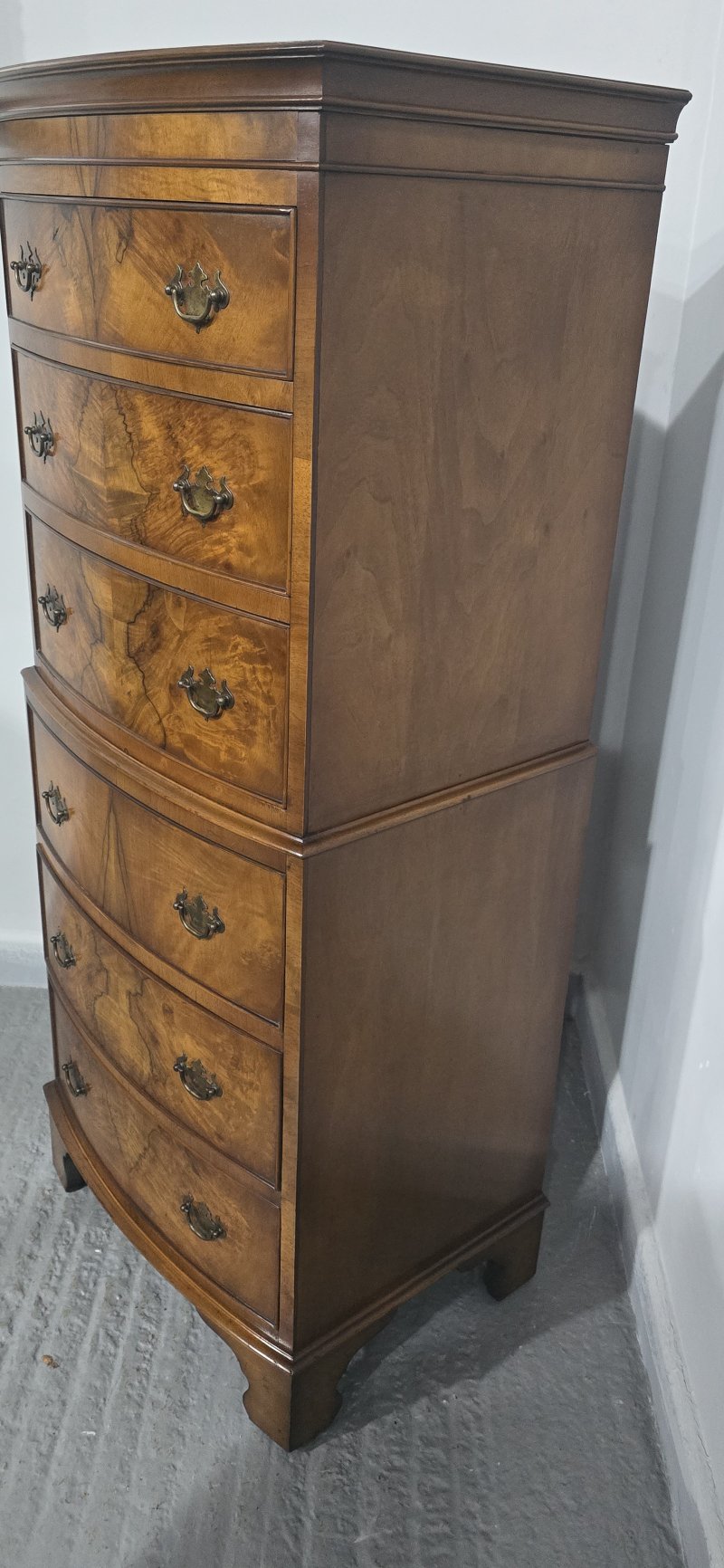 Small Sized Burr Walnut Queen Anne Chest on Chest of Drawers - Image 9