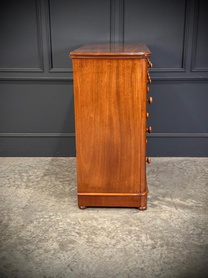 Victorian Mahogany Chest of Drawers - Image 2