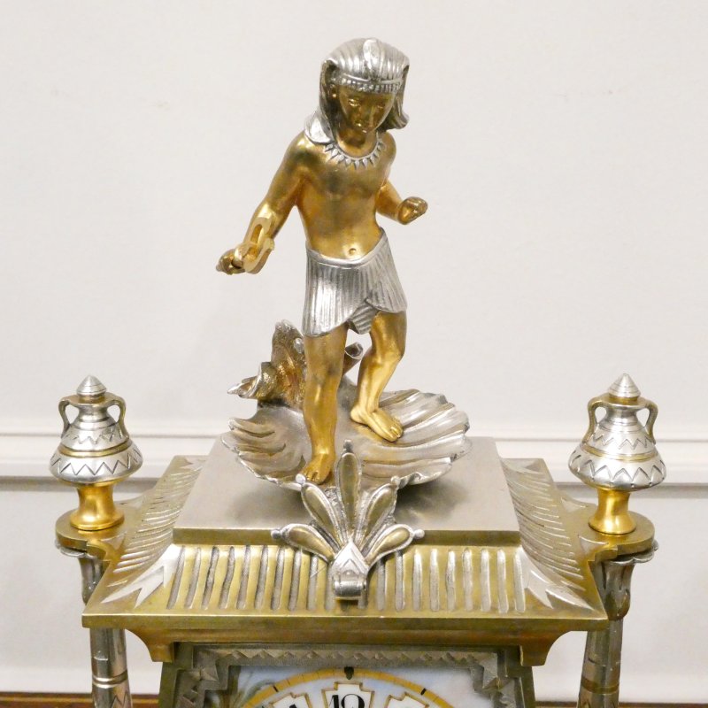 French Egyptian Revival Brass & Silver Gilt Mantel Clock by Richard et Cie - Image 9