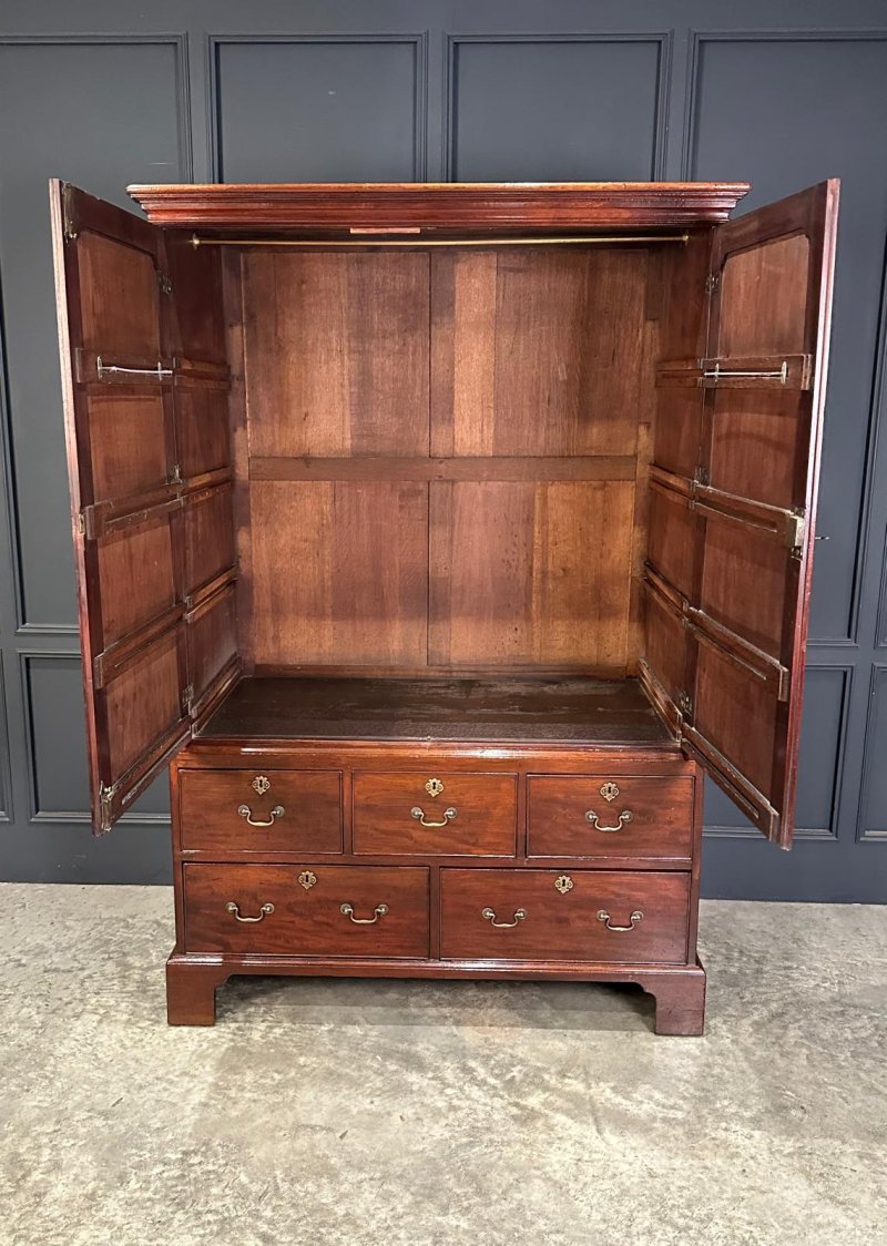 Georgian Mahogany Gentlemans Wardrobe - Image 8