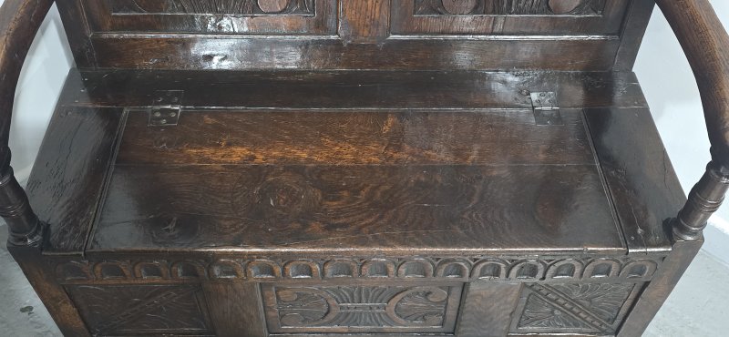 C18th Oak Monks Bench Hall Settle - Image 4