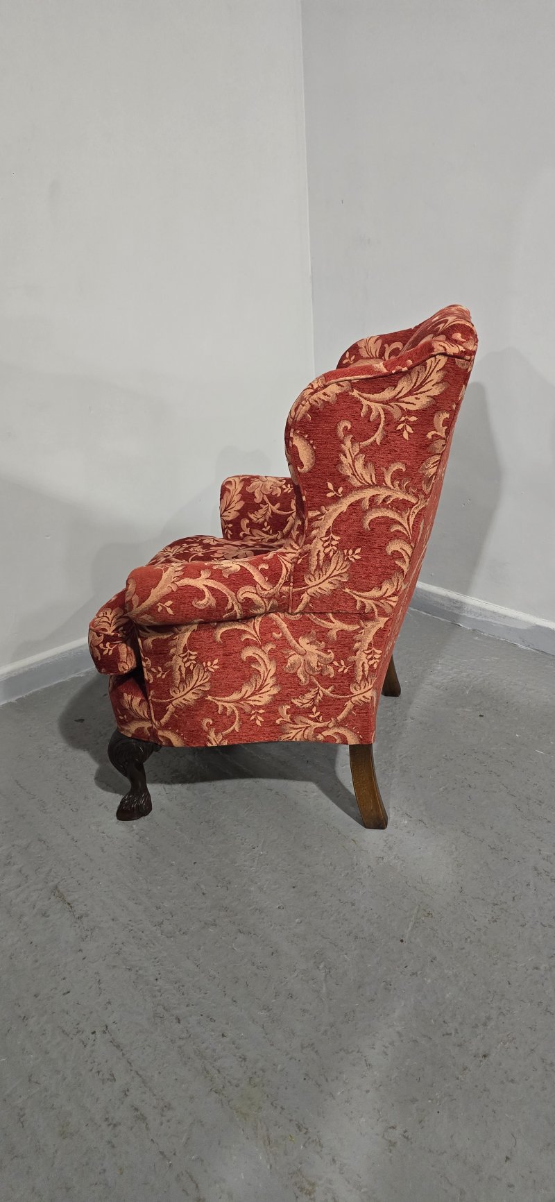 Super Wing Backed Mahogany Chair - Image 3