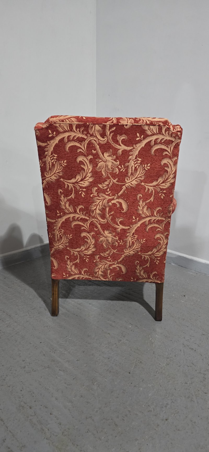 Super Wing Backed Mahogany Chair - Image 4
