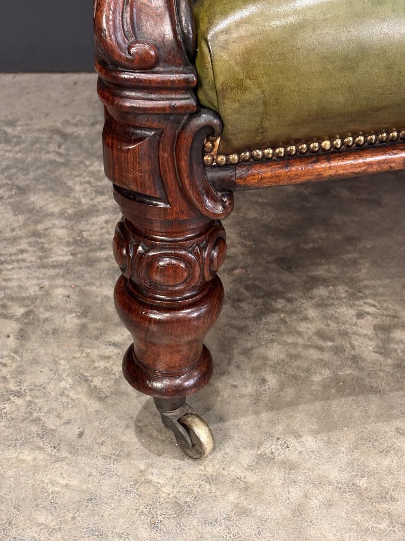 Victorian Green Buttoned Leather Double Spoon-Back Sofa - Image 5