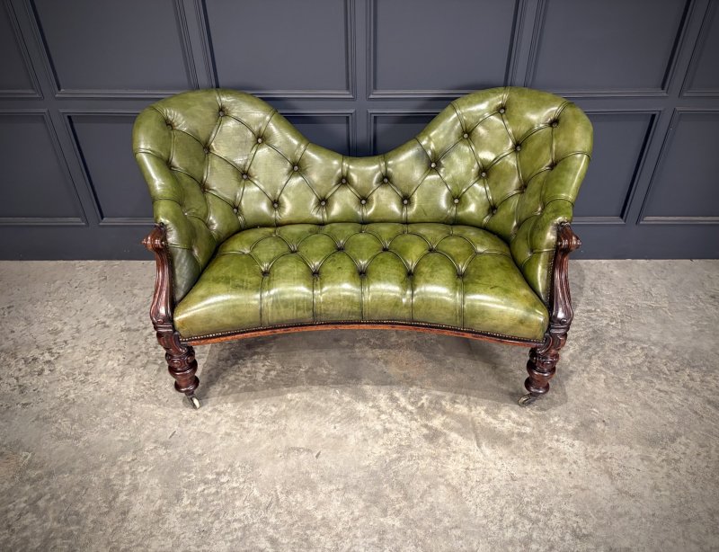 Victorian Green Buttoned Leather Double Spoon-Back Sofa - Image 7
