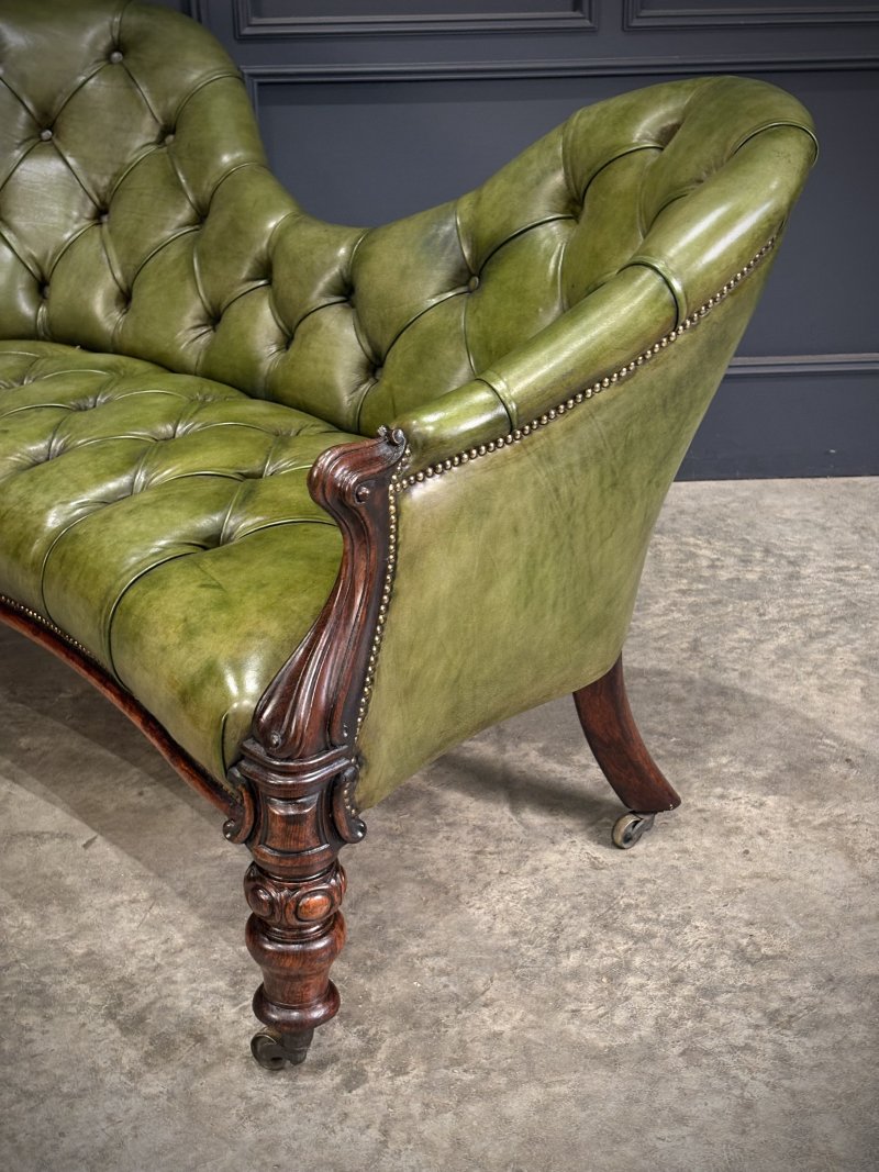 Victorian Green Buttoned Leather Double Spoon-Back Sofa - Image 9