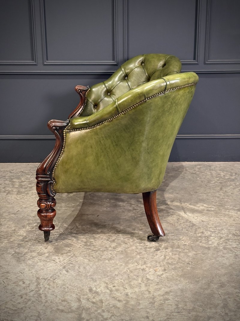 Victorian Green Buttoned Leather Double Spoon-Back Sofa - Image 10