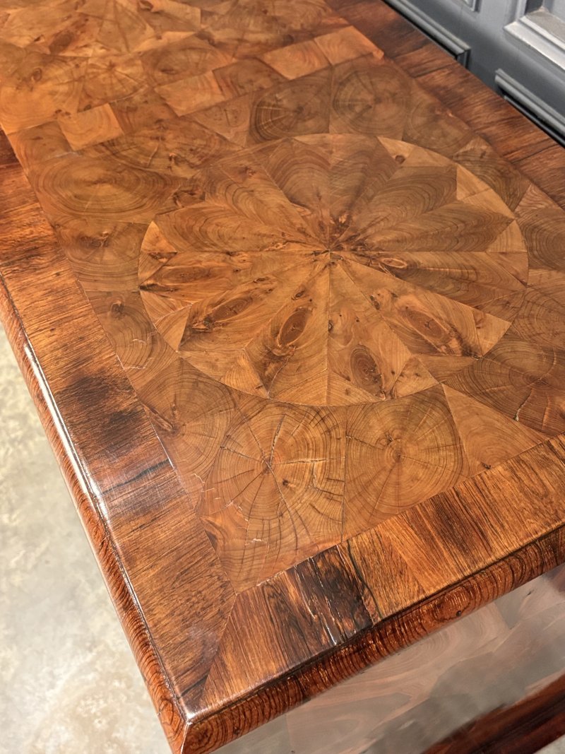 17th Century Kingwood Oyster Veneered Chest - Image 16