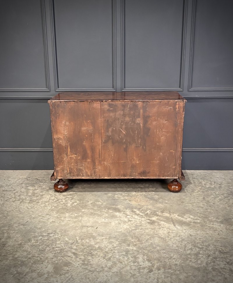 17th Century Kingwood Oyster Veneered Chest - Image 11