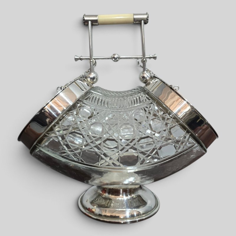 Fine Hobnail Cut Edwardian Biscuit Barrel