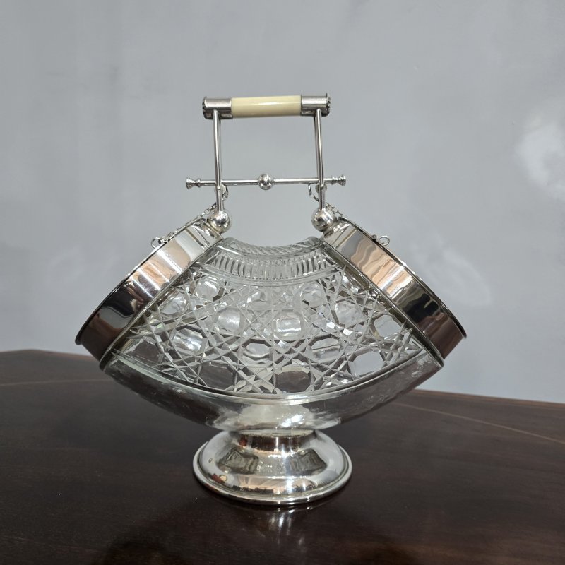 Fine Hobnail Cut Edwardian Biscuit Barrel - Image 3