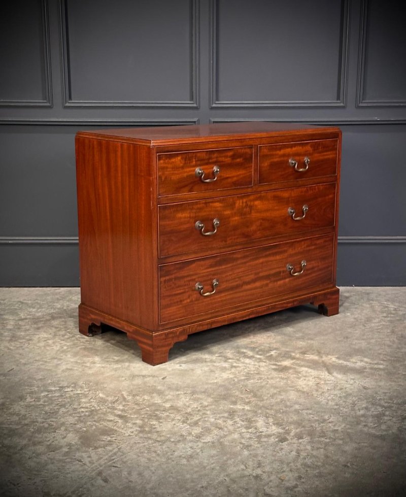Small Mahogany Chest Of Drawers - Image 4