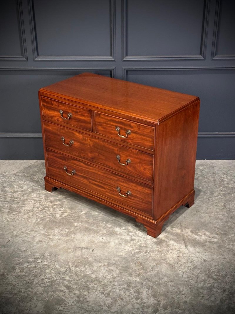Small Mahogany Chest Of Drawers - Image 2