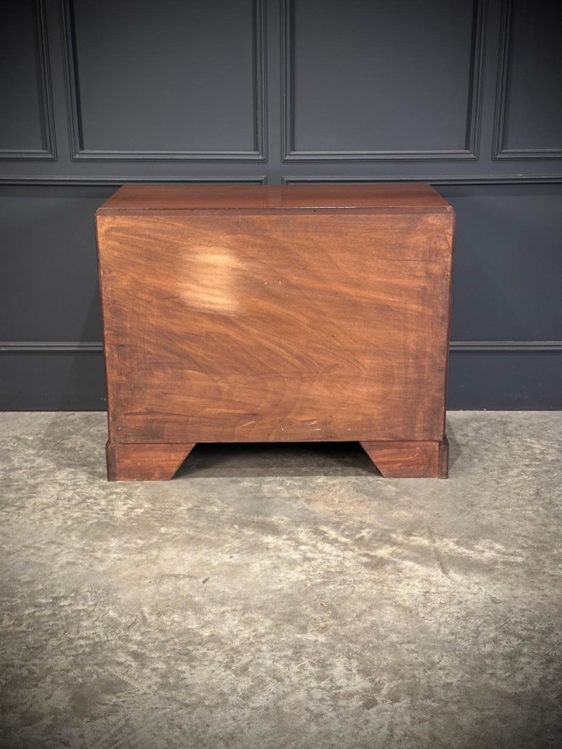 Small Mahogany Chest Of Drawers - Image 6