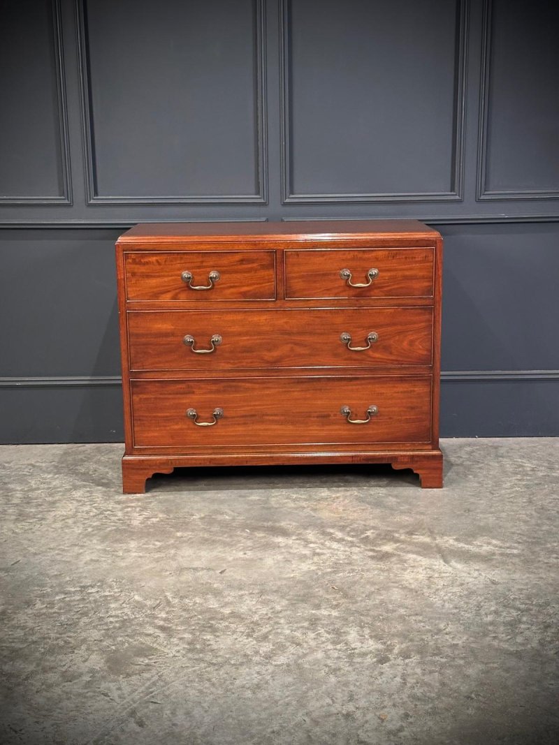 Small Mahogany Chest Of Drawers - Image 10