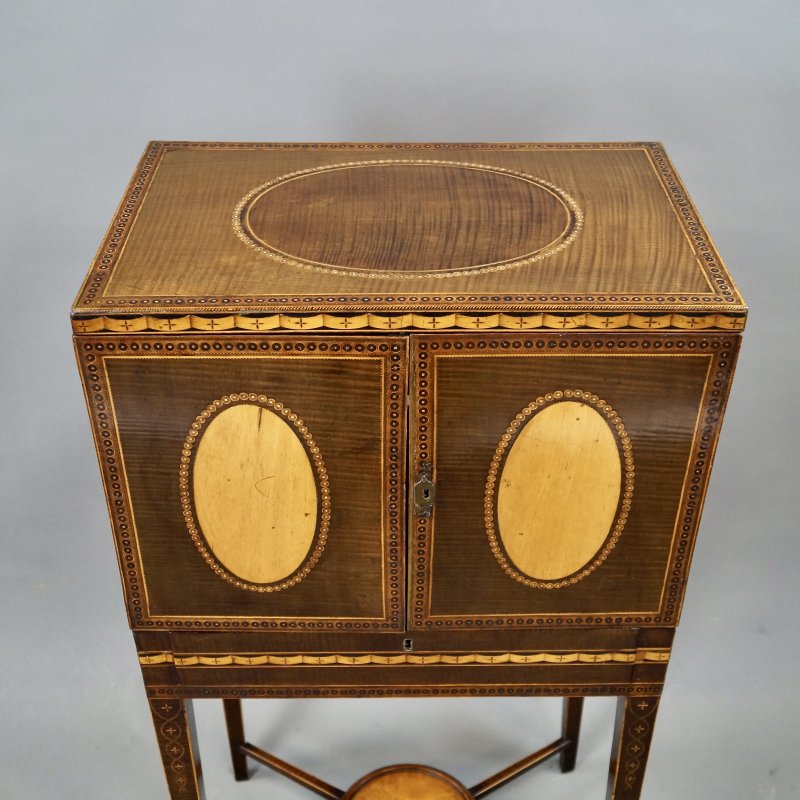 A Fine Sheraton Period Harewood & Inlaid Cabinet On Stand - Image 5