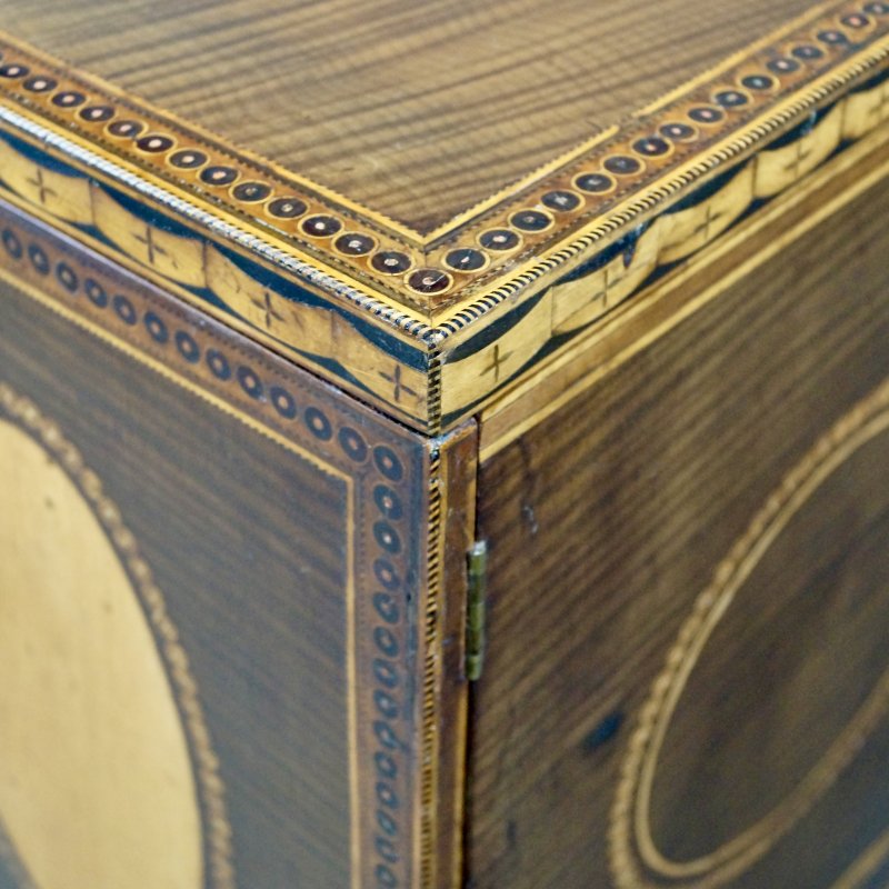 A Fine Sheraton Period Harewood & Inlaid Cabinet On Stand - Image 7
