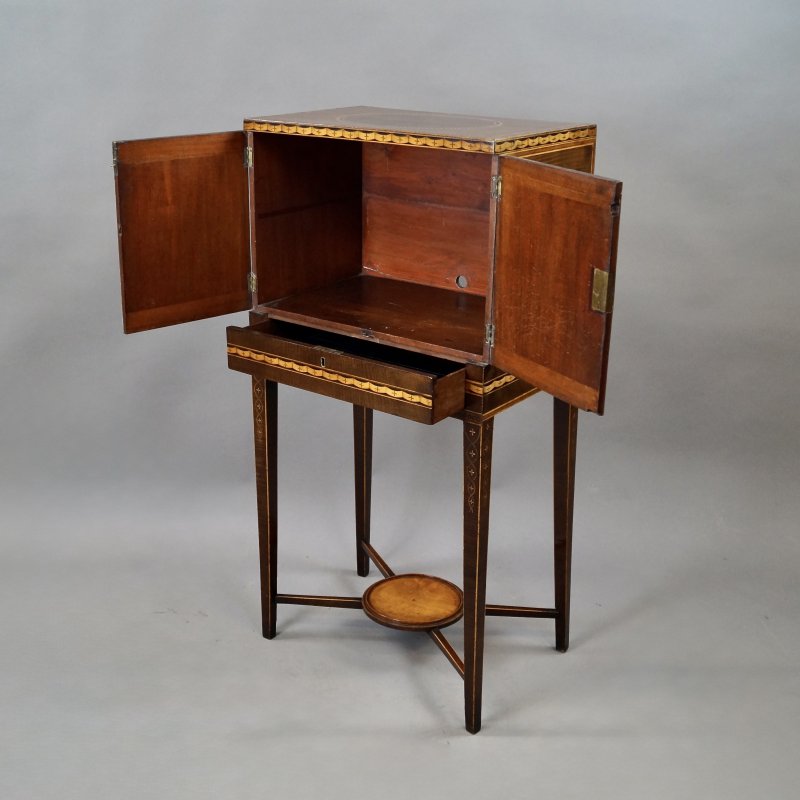 A Fine Sheraton Period Harewood & Inlaid Cabinet On Stand - Image 8