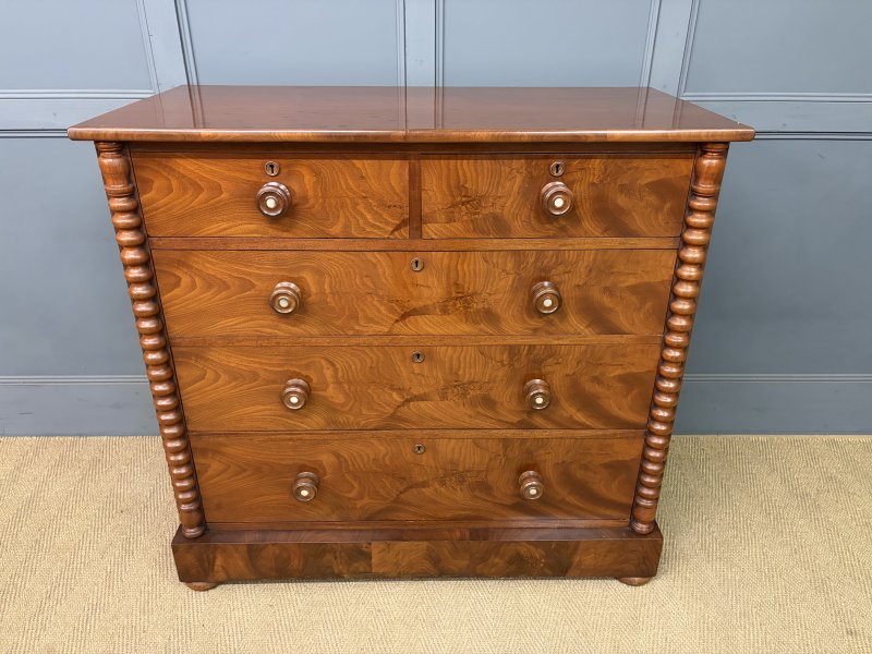 Victorian Mahogany Chest of Drawers