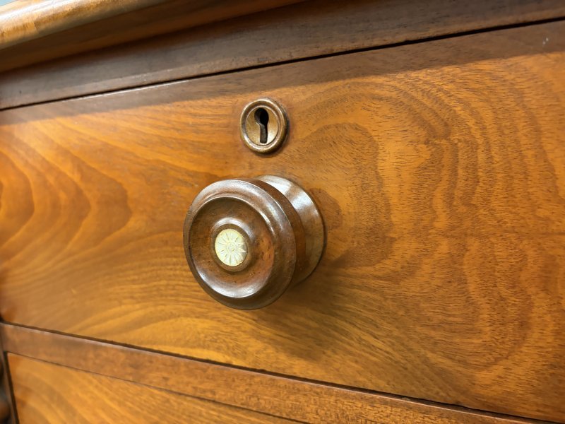 Victorian Mahogany Chest of Drawers - Image 3