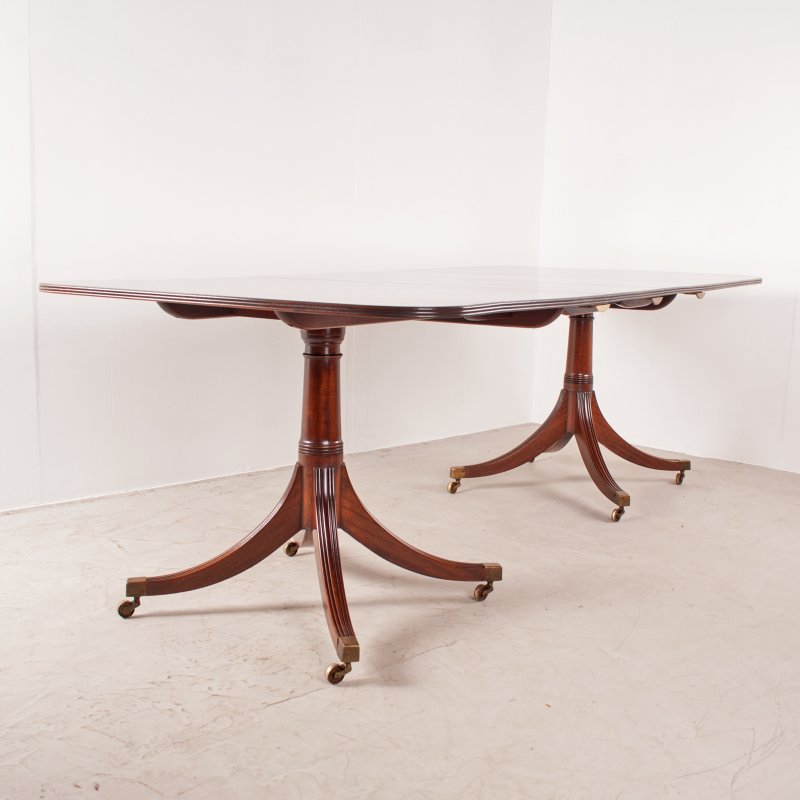 Regency Style Twin Pillar Dining Table With Two Leaves - Image 5