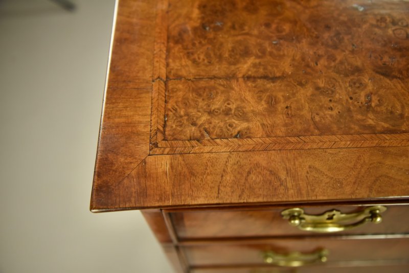 18th Century Walnut Chest of Drawers - Image 7