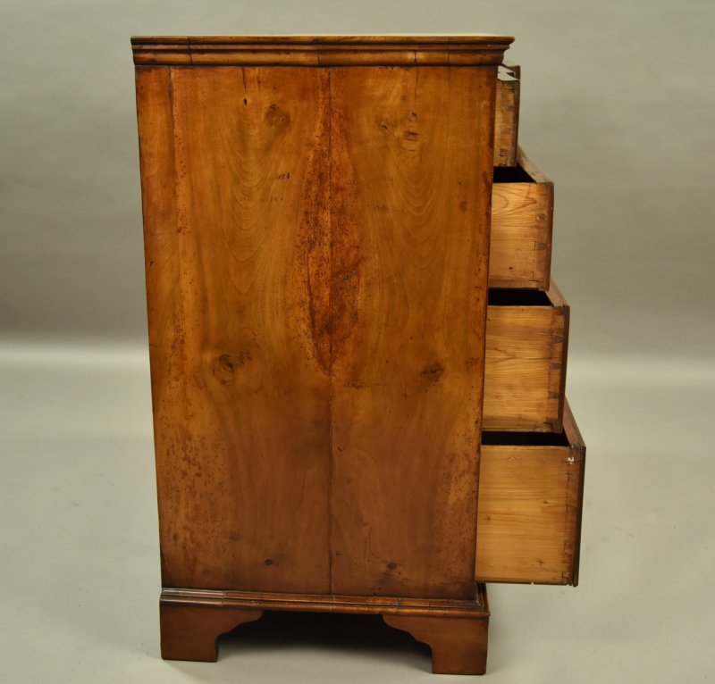 18th Century Walnut Chest of Drawers - Image 6