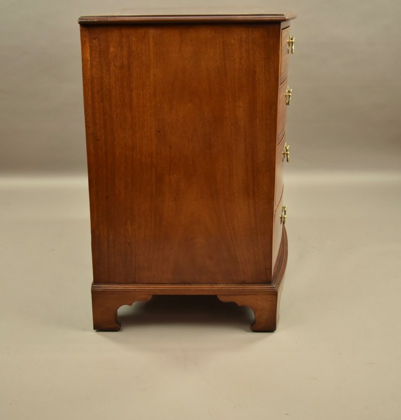 Large 19th Century Mahogany Bowfront Chest of Drawers - Image 5