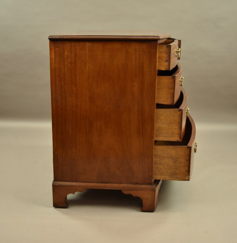 Large 19th Century Mahogany Bowfront Chest of Drawers - Image 8