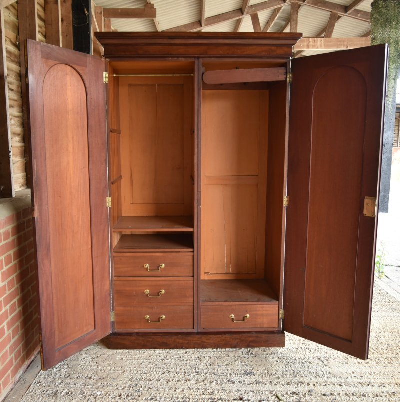 Victorian Double Wardrobe - Image 5