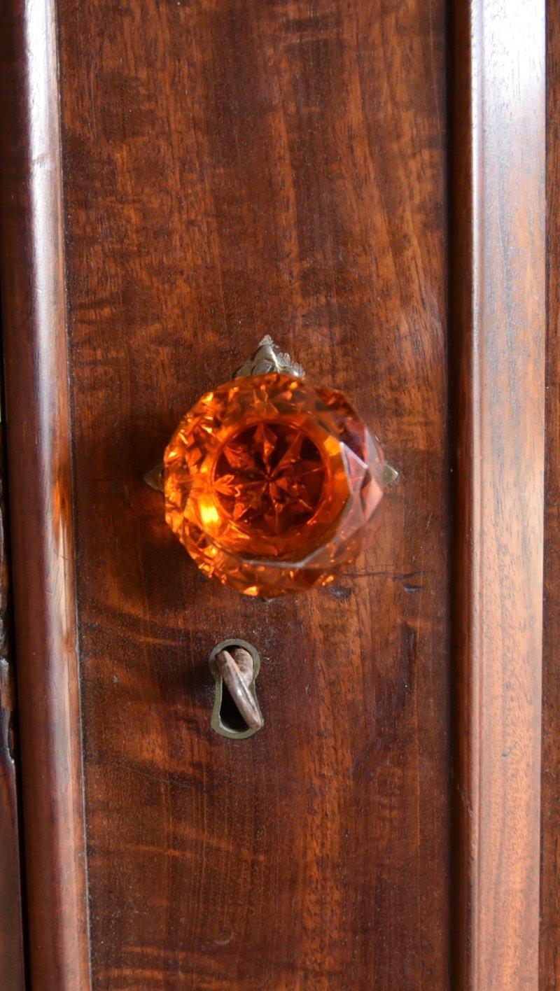 Victorian Double Wardrobe - Image 6