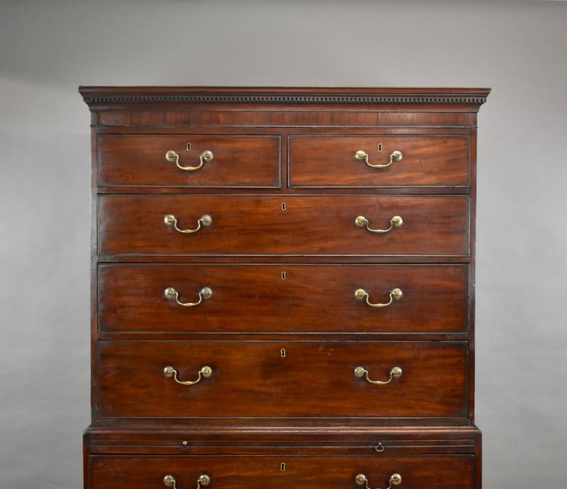 Large Georgian Mahogany Tall Boy Chest on Chest - Image 2