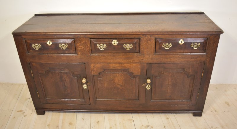 Dresser base in oak - Image 2
