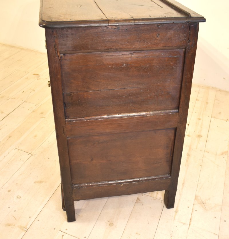 Dresser base in oak - Image 4