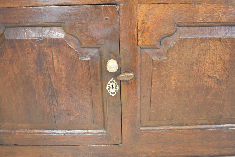 Dresser base in oak - Image 6