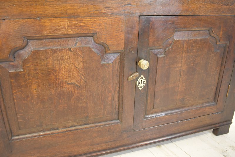 Dresser base in oak - Image 7