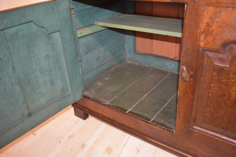 Dresser base in oak - Image 10