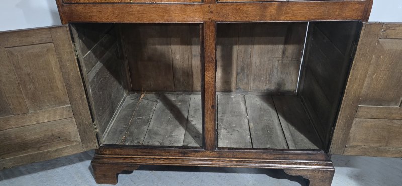 Super Oak Georgian Court Cupboard - Image 10