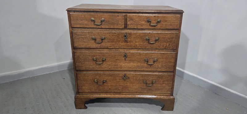 Georgian Oak Chest of Drawers - Image 2
