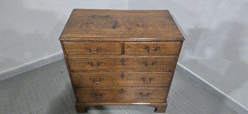 Georgian Oak Chest of Drawers - Image 9