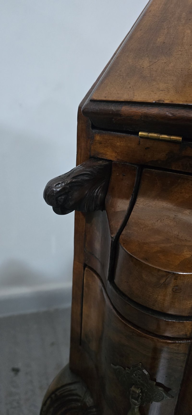 Super Queen Anne Burr Walnut Bureau - Image 8