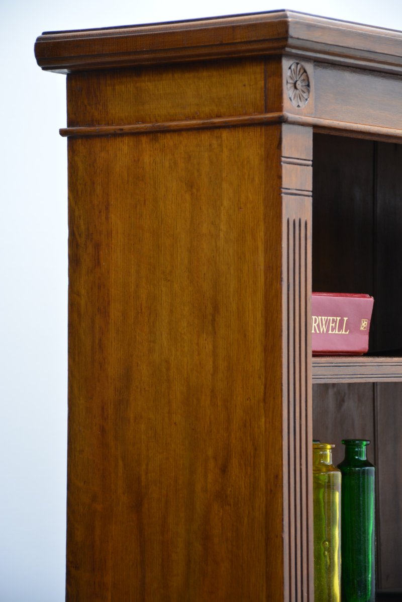 Unusually Low English Late Victorian Solid Oak Open Bookcase - Image 7