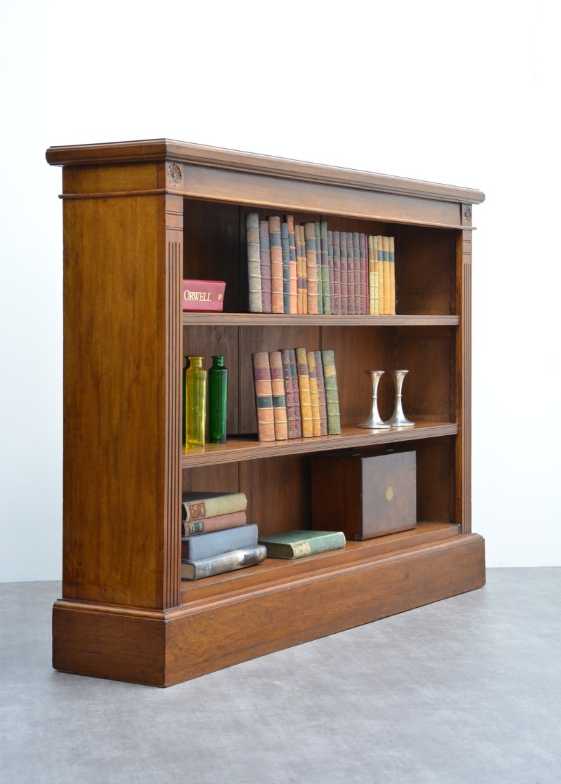 Unusually Low English Late Victorian Solid Oak Open Bookcase - Image 12