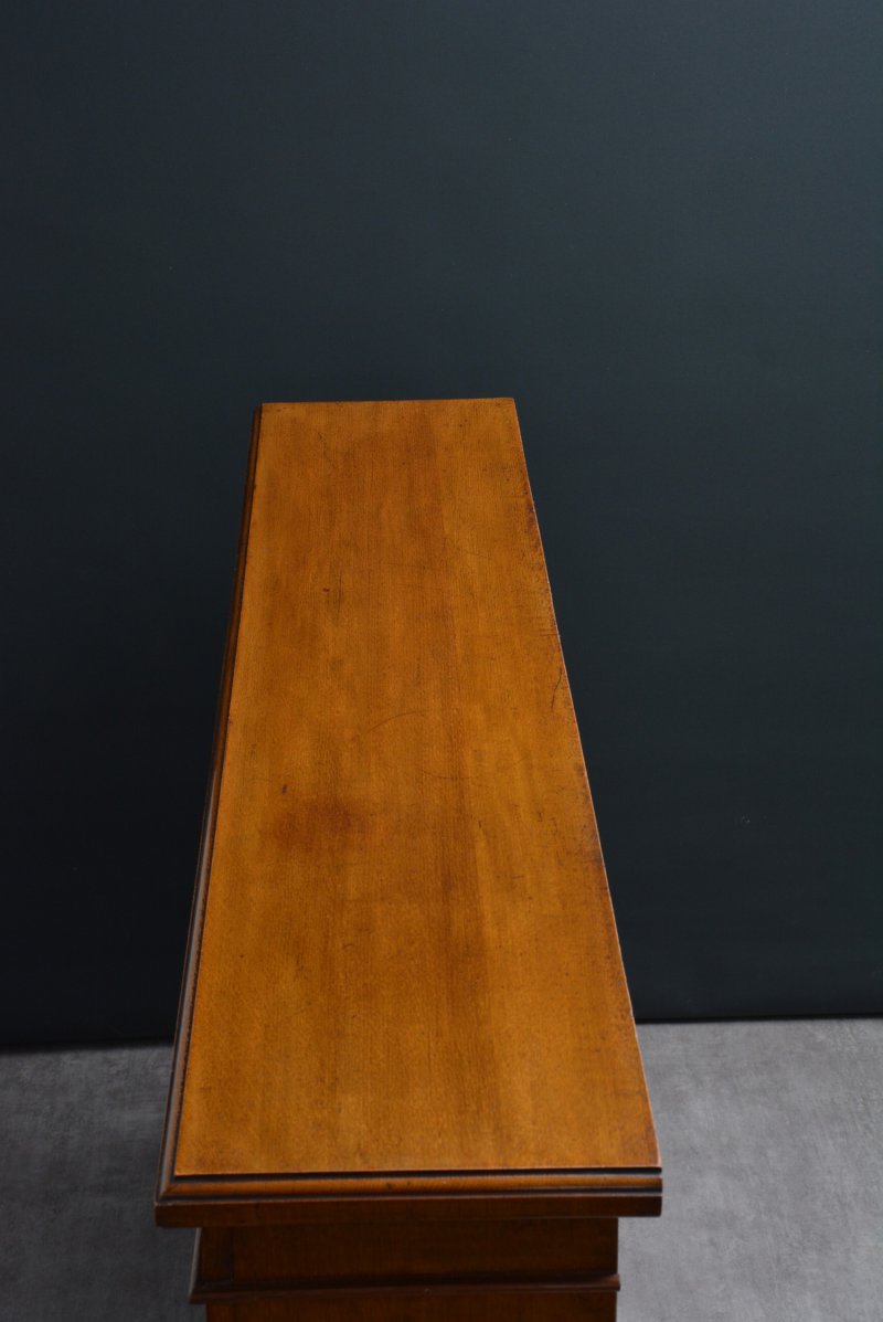 Unusually Low English Late Victorian Solid Oak Open Bookcase - Image 13