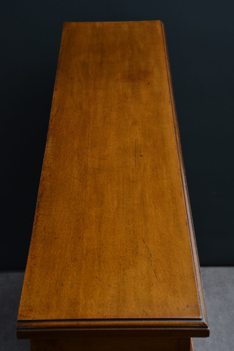 Unusually Low English Late Victorian Solid Oak Open Bookcase - Image 14