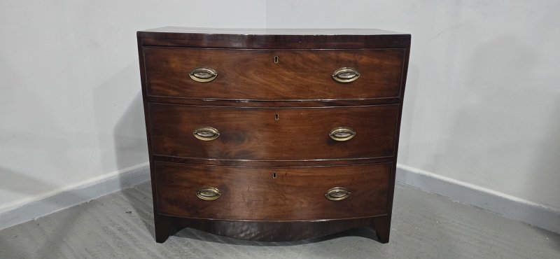 Small Georgian Chest of Drawers - Image 2