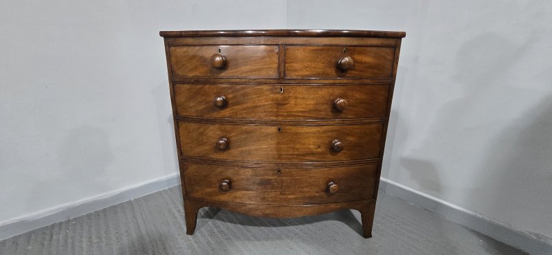 Good Quality Mahogany Bow Front Chest Drawers - Image 2