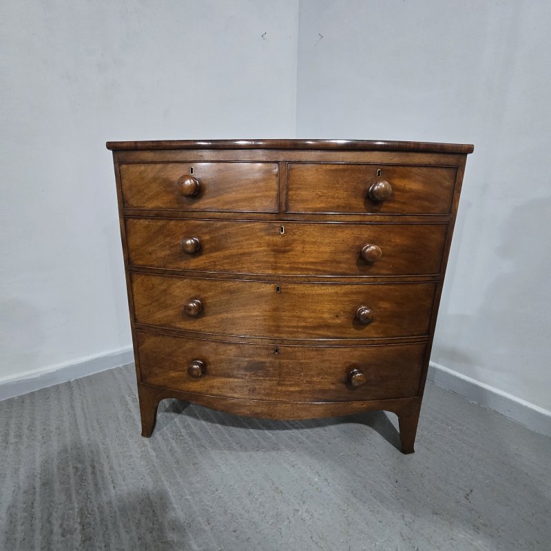 Good Quality Mahogany Bow Front Chest Drawers - Image 3
