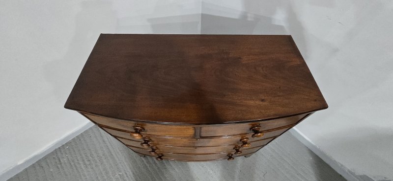Good Quality Mahogany Bow Front Chest Drawers - Image 4